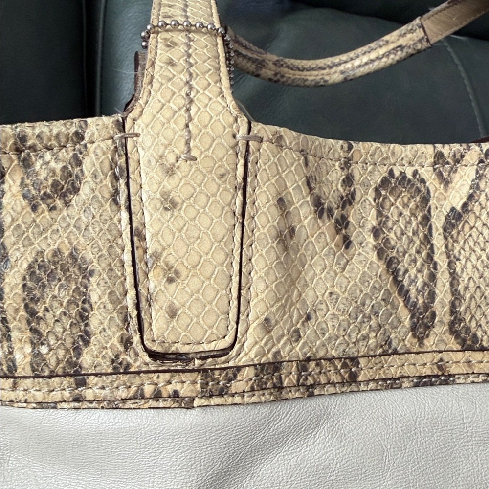 Coach 17043 Vintage Audrey Beige and Snake Leather Tote Bag🎀🎀 - Picture 9 of 16